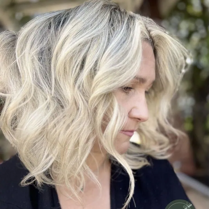 Icy blonde texture and shine